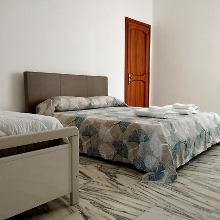 Thomas'S Home - Appartamento A Comiso Extérieur photo