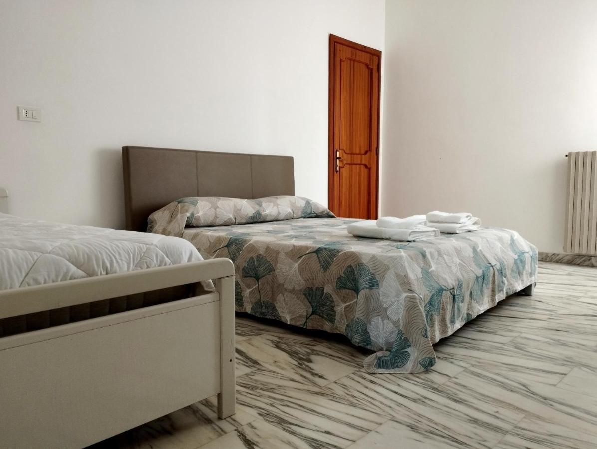Thomas'S Home - Appartamento A Comiso Extérieur photo